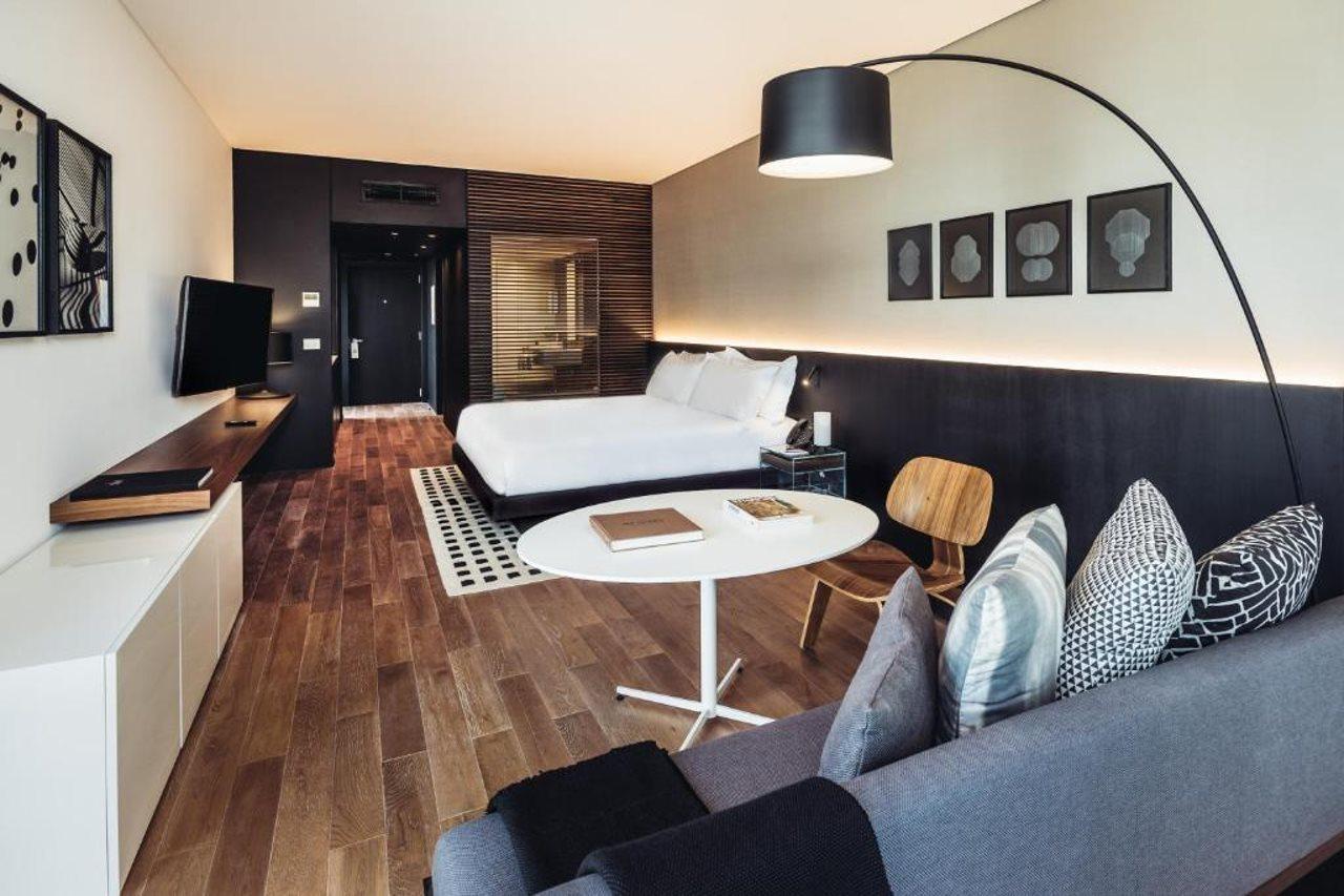 Sls Buenos Aires Puerto Madero Hotel Exterior photo A room at the hotel